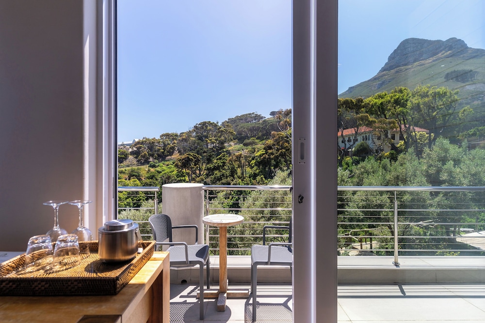 Camps Bay Retreat — Hotel rooms in Cape Town, Western Cape
