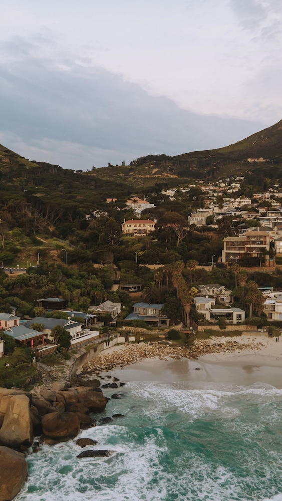 Camps Bay Retreat — Beach in Cape Town, Western Cape