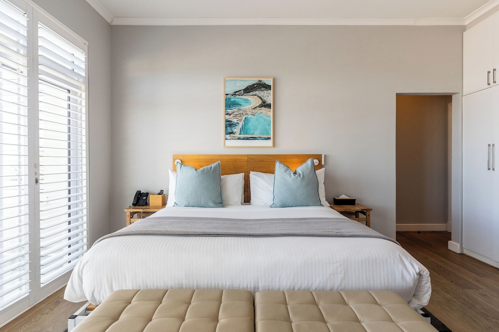 Camps Bay Retreat — Hotel rooms in Cape Town, Western Cape