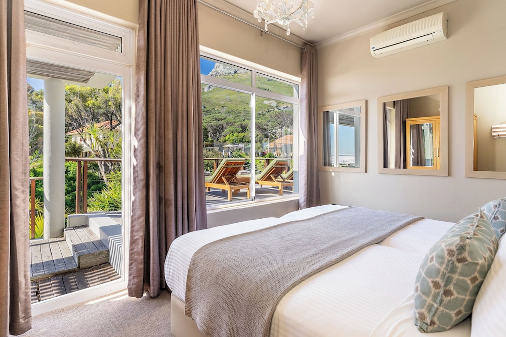 Camps Bay Retreat — Hotel rooms in Cape Town, Western Cape