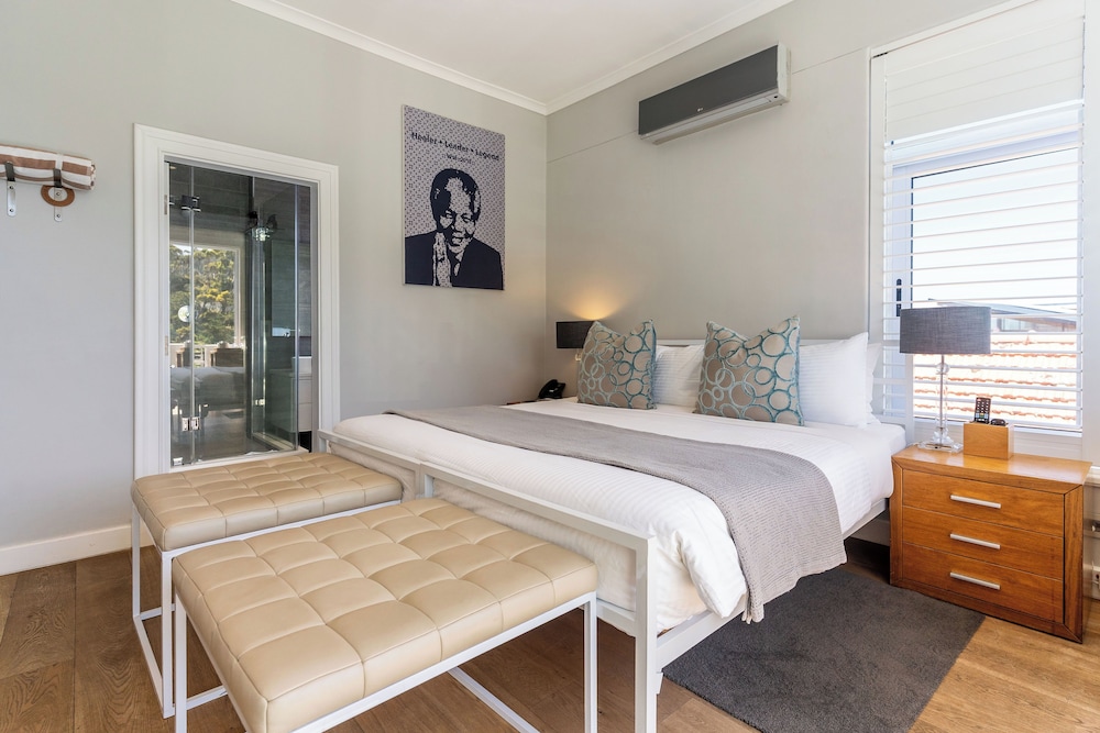 Camps Bay Retreat — Hotel rooms in Cape Town, Western Cape
