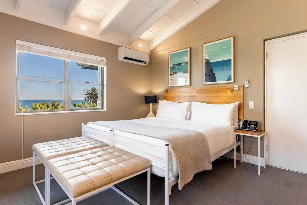 Camps Bay Retreat — Hotel rooms in Cape Town, Western Cape