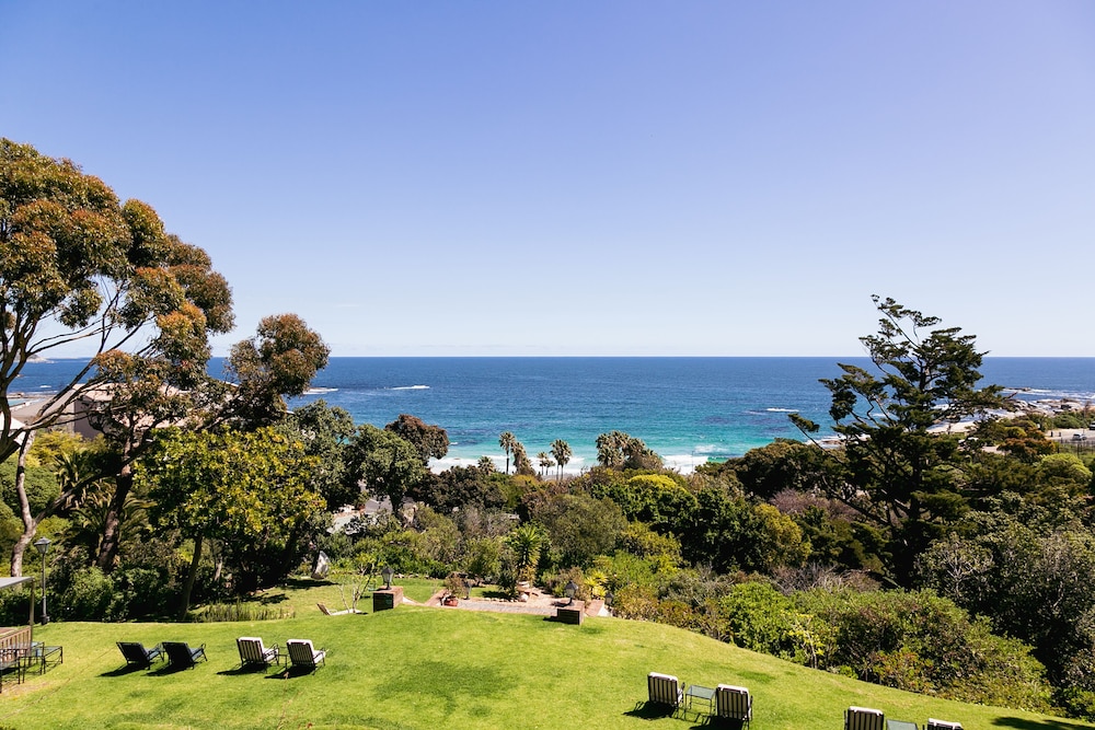 Camps Bay Retreat — Beach in Cape Town, Western Cape