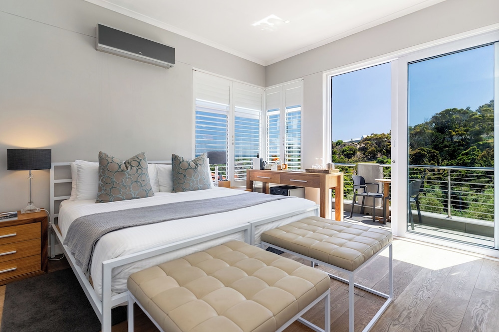 Camps Bay Retreat — Hotel rooms in Cape Town, Western Cape