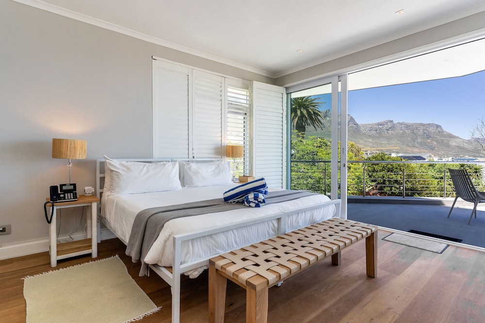 Camps Bay Retreat — Hotel rooms in Cape Town, Western Cape