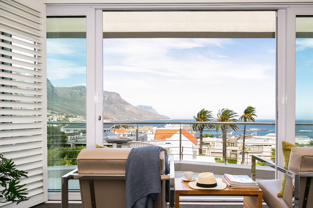 Camps Bay Retreat — Hotel rooms in Cape Town, Western Cape