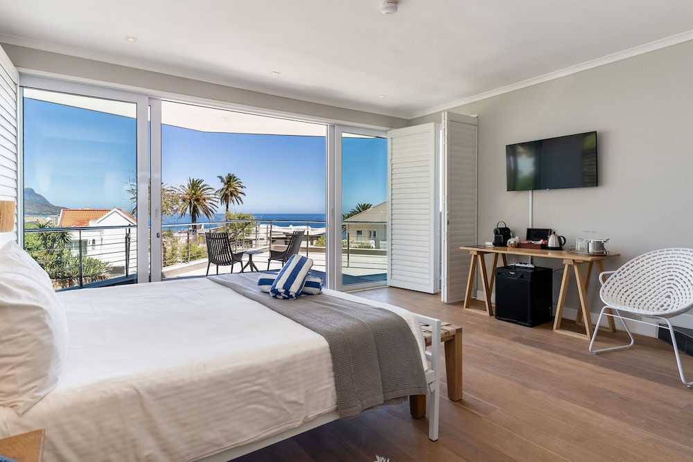 Camps Bay Retreat — Hotel rooms in Cape Town, Western Cape