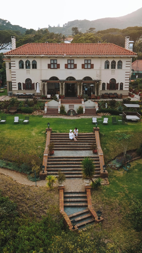 Camps Bay Retreat — Hotel building in Cape Town, Western Cape