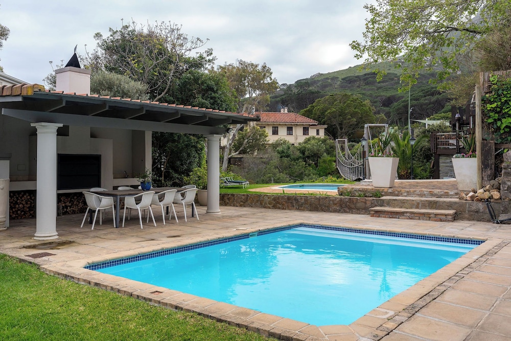 Camps Bay Retreat — Swimming pool in Cape Town, Western Cape