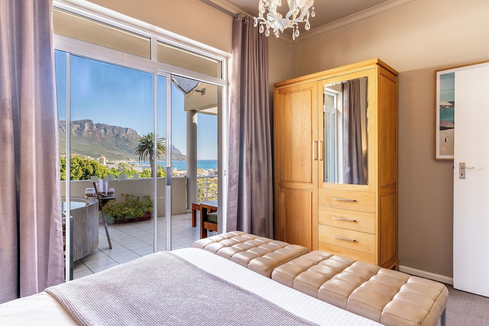 Camps Bay Retreat — Hotel rooms in Cape Town, Western Cape