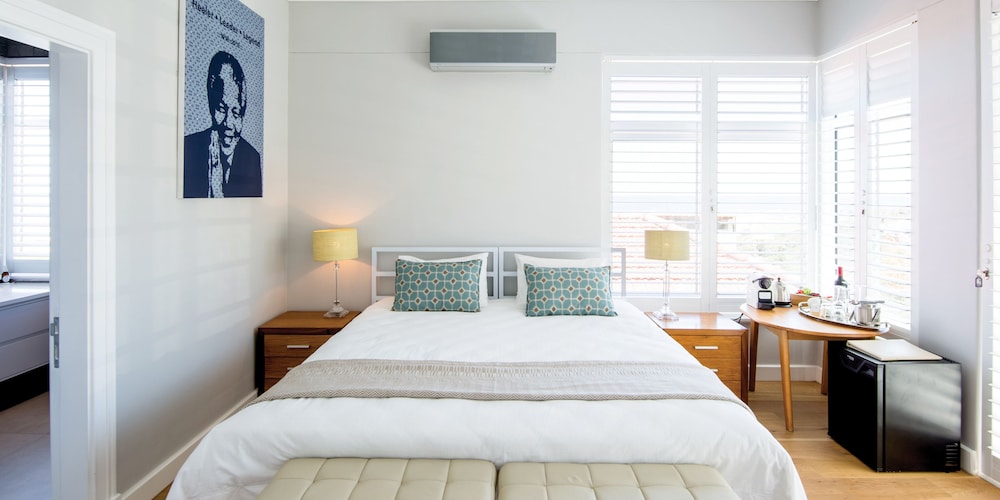 Camps Bay Retreat — Hotel rooms in Cape Town, Western Cape
