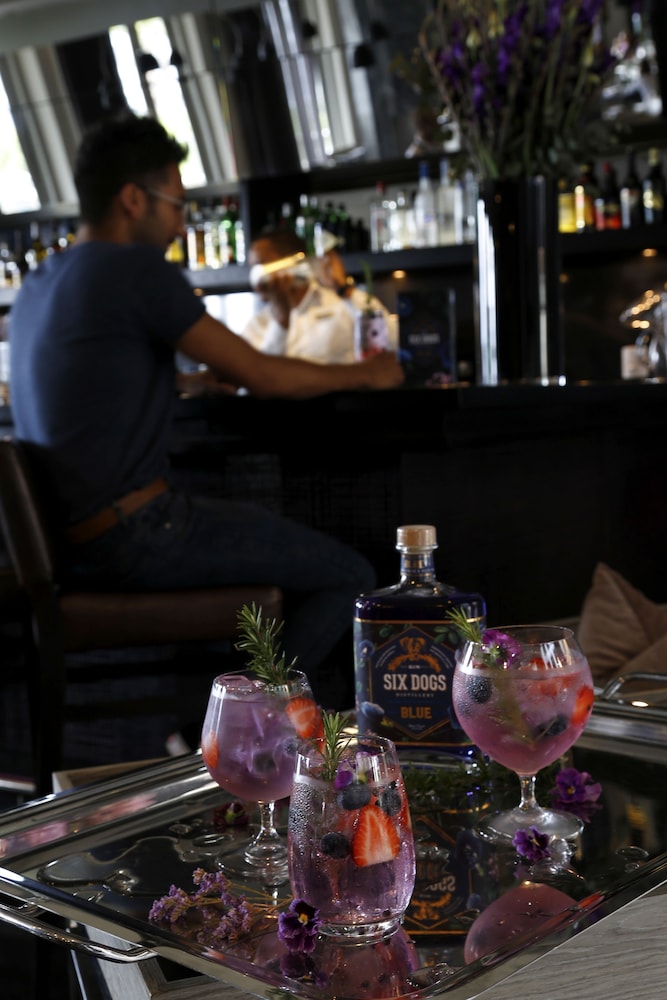 Queen Victoria Hotel & Manor House by NEWMARK — Restaurant & bars in Cape Town, Western Cape