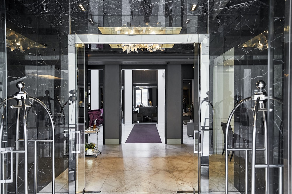 Queen Victoria Hotel & Manor House by NEWMARK — Hotel building in Cape Town, Western Cape