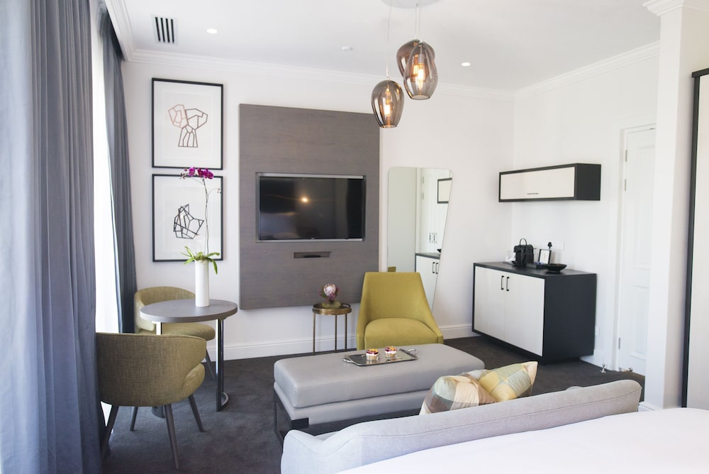 Queen Victoria Hotel & Manor House by NEWMARK — Hotel rooms in Cape Town, Western Cape