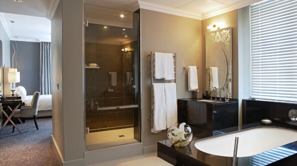 Queen Victoria Hotel & Manor House by NEWMARK — Hotel rooms in Cape Town, Western Cape