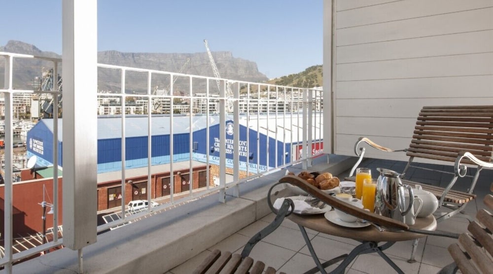 Queen Victoria Hotel & Manor House by NEWMARK — Hotel rooms in Cape Town, Western Cape