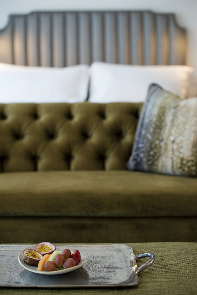 Queen Victoria Hotel & Manor House by NEWMARK — Hotel rooms in Cape Town, Western Cape
