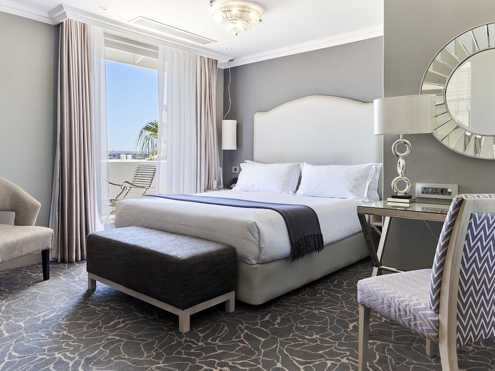 Queen Victoria Hotel & Manor House by NEWMARK — Hotel rooms in Cape Town, Western Cape