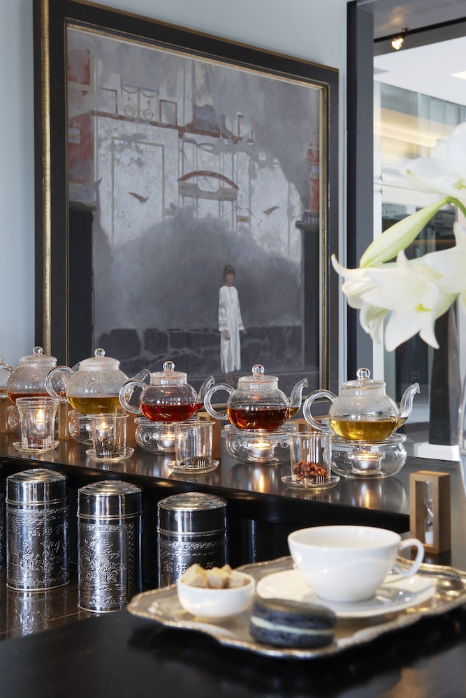 Queen Victoria Hotel & Manor House by NEWMARK — Restaurant & bars in Cape Town, Western Cape