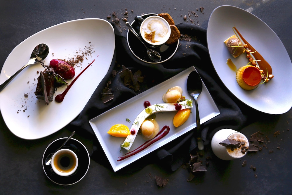 Queen Victoria Hotel & Manor House by NEWMARK — Restaurant & bars in Cape Town, Western Cape