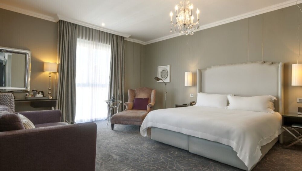Queen Victoria Hotel & Manor House by NEWMARK — Hotel rooms in Cape Town, Western Cape