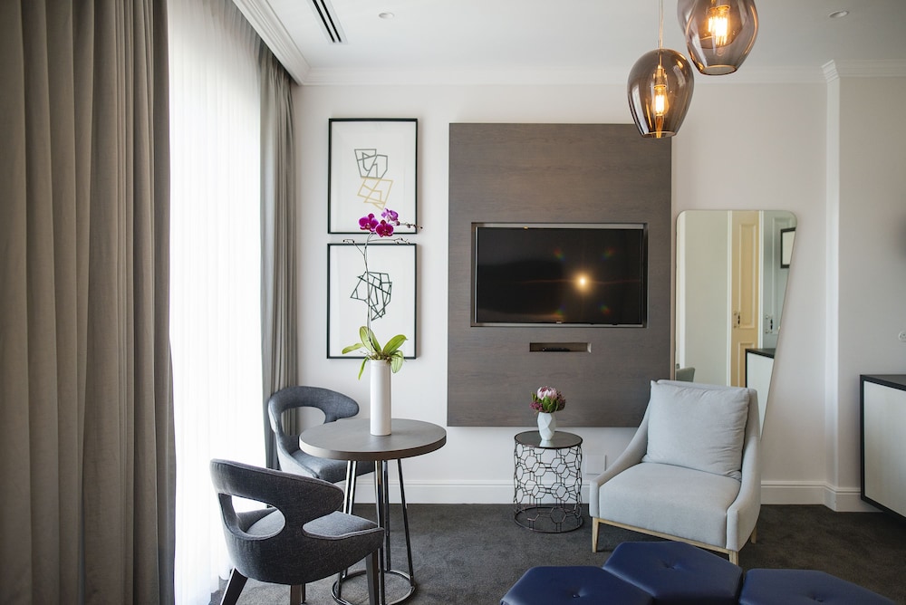 Queen Victoria Hotel & Manor House by NEWMARK — Hotel rooms in Cape Town, Western Cape