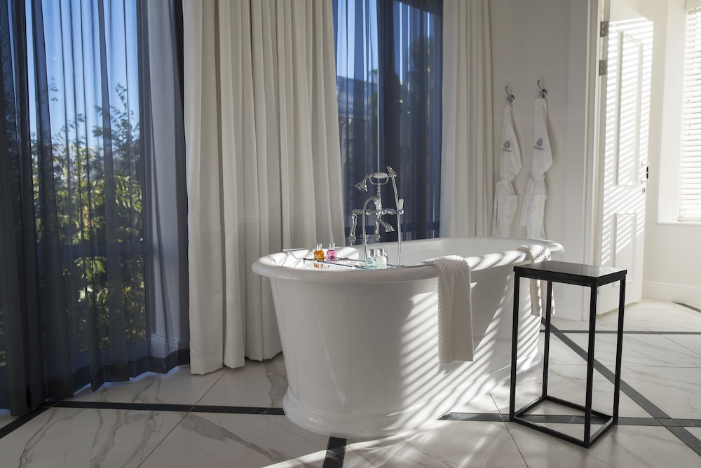 Queen Victoria Hotel & Manor House by NEWMARK — Hotel rooms in Cape Town, Western Cape