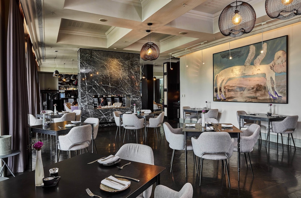 Queen Victoria Hotel & Manor House by NEWMARK — Restaurant & bars in Cape Town, Western Cape