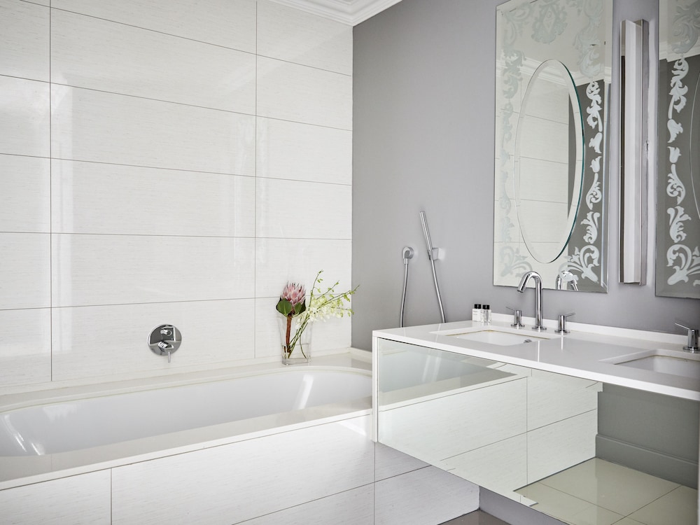 Queen Victoria Hotel & Manor House by NEWMARK — Hotel rooms in Cape Town, Western Cape