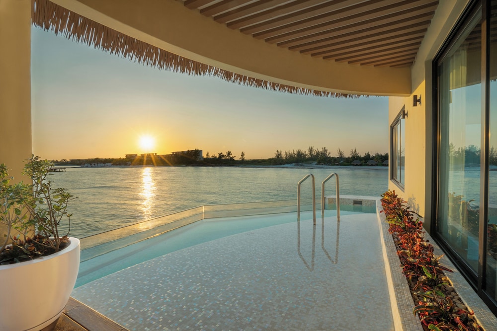 Palafitos Overwater Bungalows, All & More Inclusive - Adults Only - All inclusive — Swimming pool in Playa del Carmen, Quintana Roo