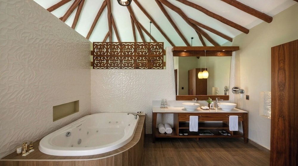 Palafitos Overwater Bungalows, All & More Inclusive - Adults Only - All inclusive — Hotel rooms in Playa del Carmen, Quintana Roo