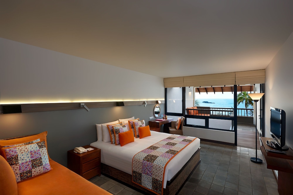 Hikka Tranz by Cinnamon — Hotel rooms in Hikkaduwa, Southern Province