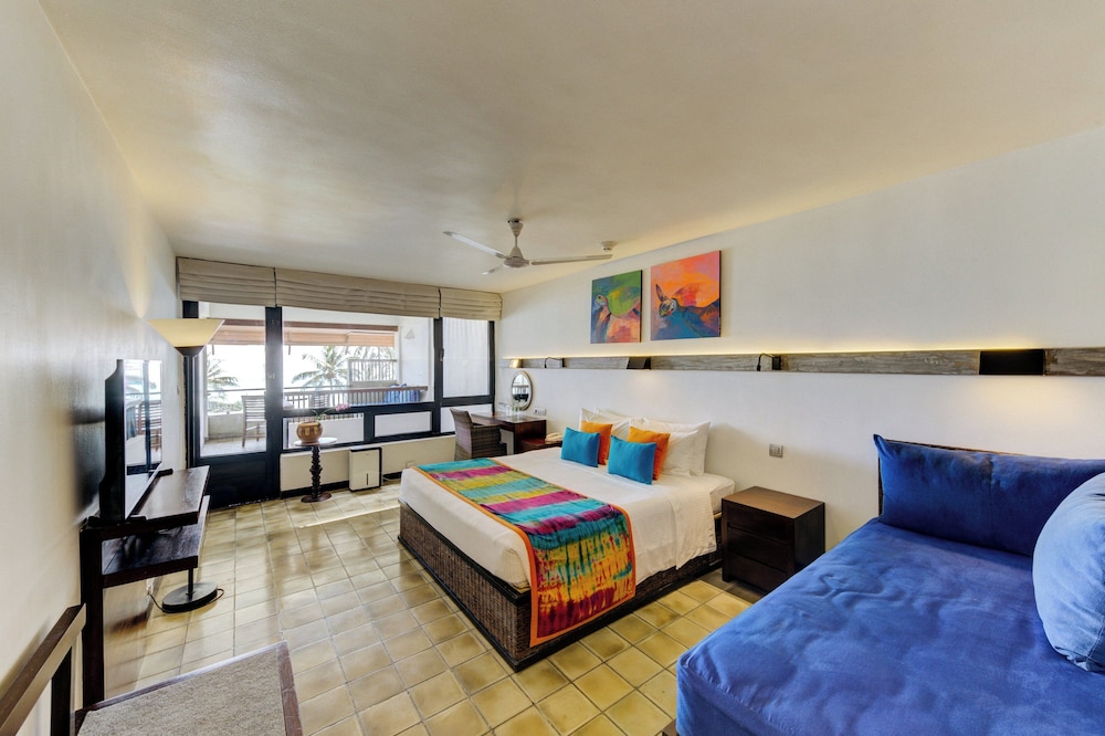 Hikka Tranz by Cinnamon — Hotel rooms in Hikkaduwa, Southern Province