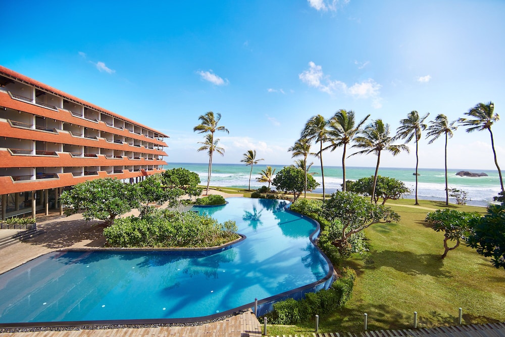 Hikka Tranz by Cinnamon — Swimming pool in Hikkaduwa, Southern Province