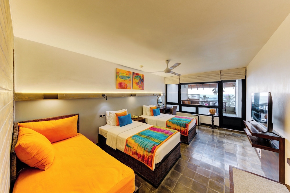 Hikka Tranz by Cinnamon — Hotel rooms in Hikkaduwa, Southern Province