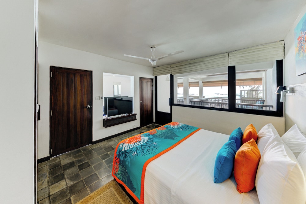 Hikka Tranz by Cinnamon — Hotel rooms in Hikkaduwa, Southern Province