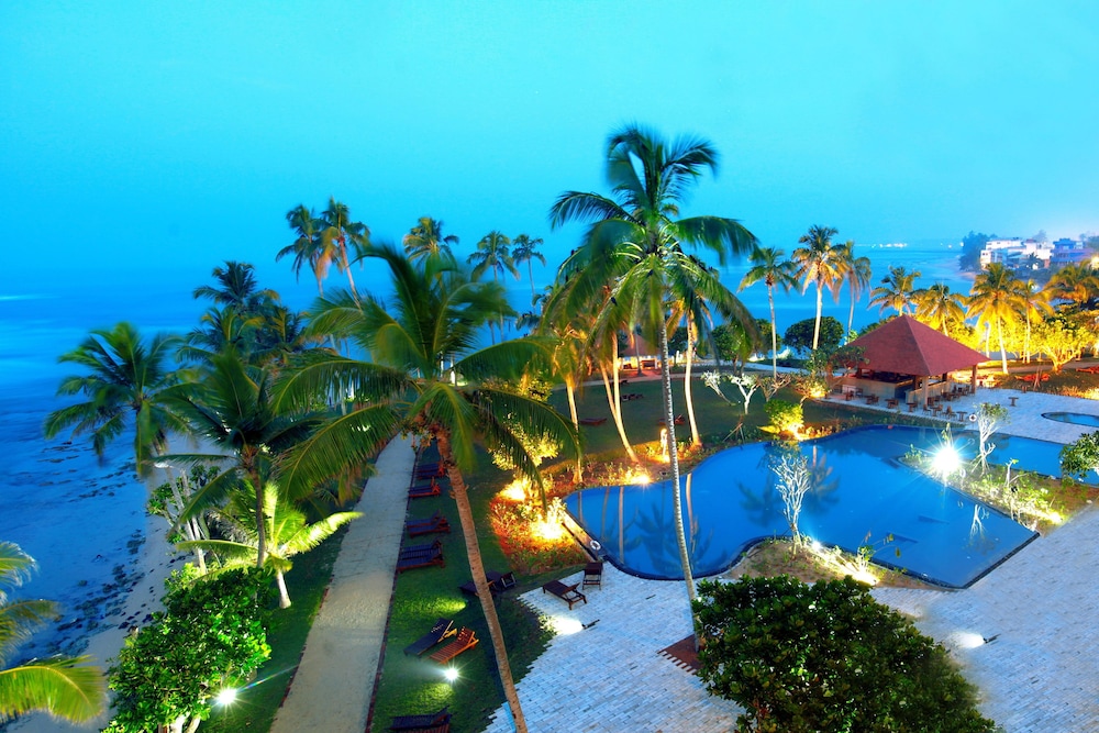 Hikka Tranz by Cinnamon — Swimming pool in Hikkaduwa, Southern Province