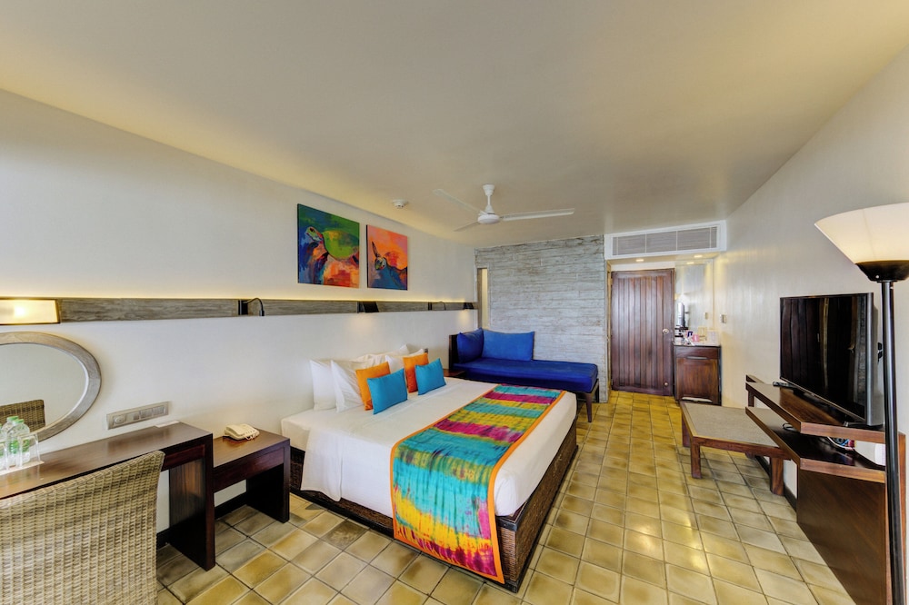 Hikka Tranz by Cinnamon — Hotel rooms in Hikkaduwa, Southern Province