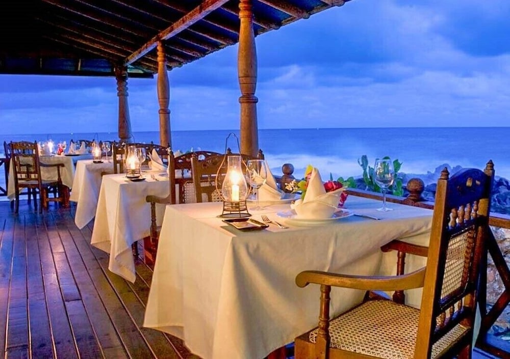 Dickwella Resort and Spa — Restaurant & bars in Dickwella
