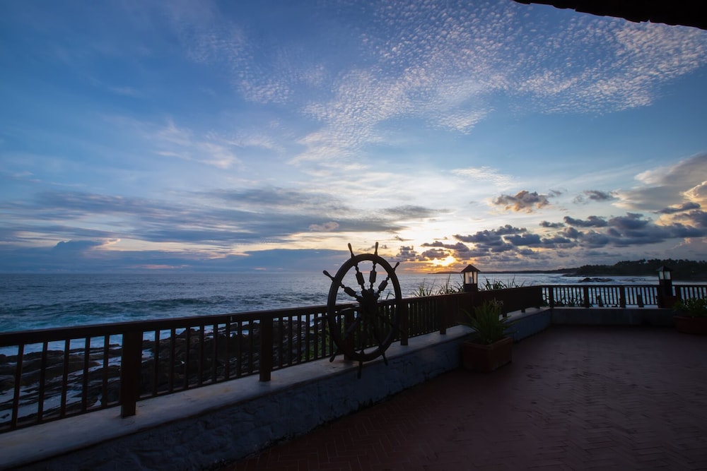 Dickwella Resort and Spa — Beach in Dickwella