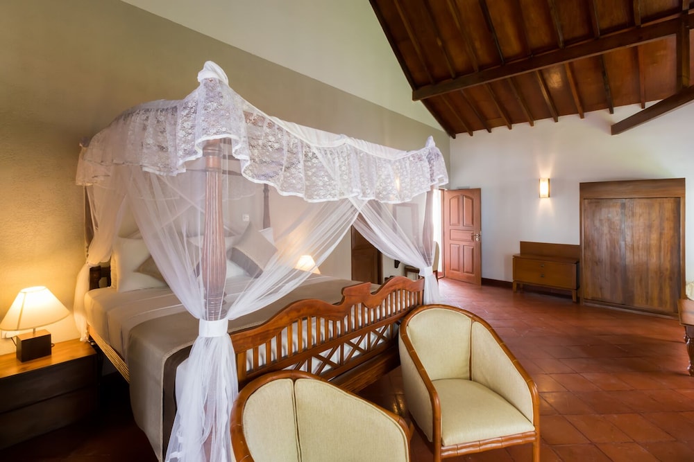 Dickwella Resort and Spa — Hotel rooms in Dickwella