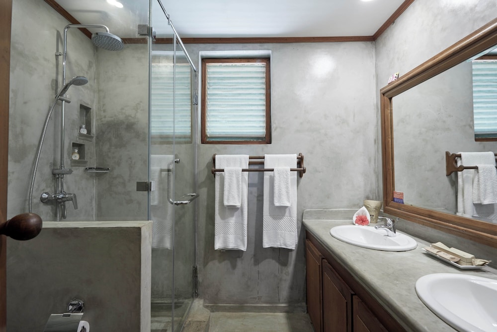 Dickwella Resort and Spa — Hotel rooms in Dickwella