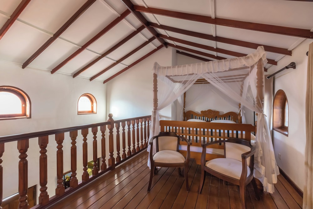 Dickwella Resort and Spa — Hotel rooms in Dickwella
