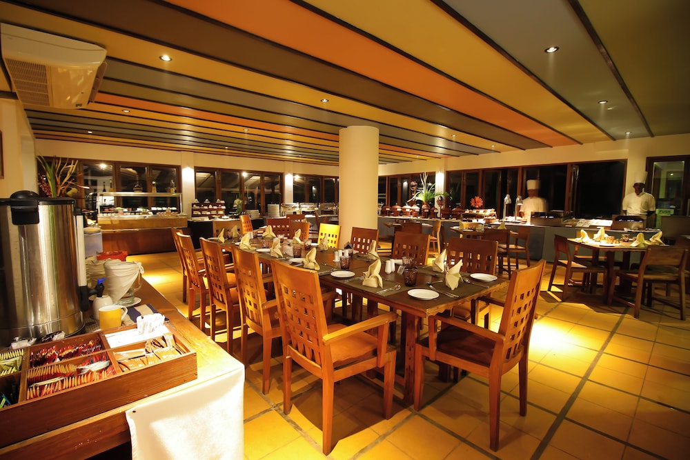 Dickwella Resort and Spa — Restaurant & bars in Dickwella