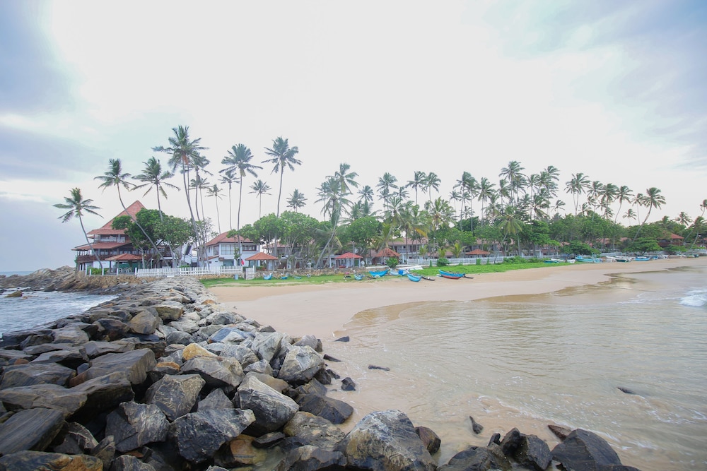 Dickwella Resort and Spa — Beach in Dickwella