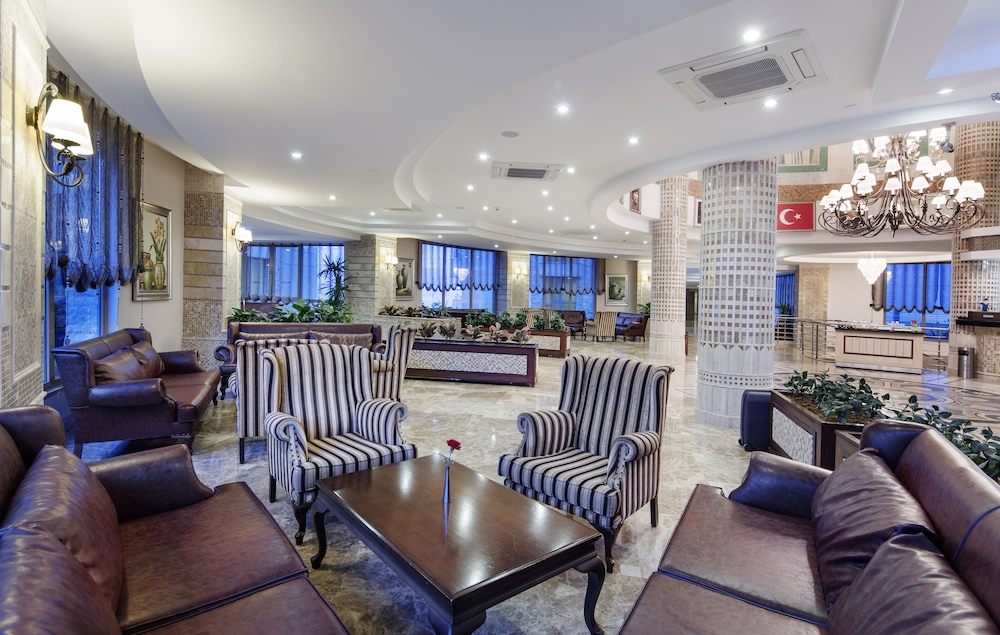 Alba Royal Hotel - Ultra All Inclusive - Adults Only 16+ — Hotel building in Side