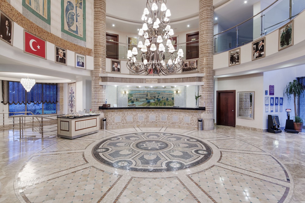 Alba Royal Hotel - Ultra All Inclusive - Adults Only 16+ — Hotel building in Side