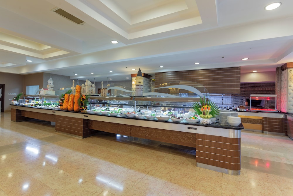 Alba Royal Hotel - Ultra All Inclusive - Adults Only 16+ — Restaurant & bars in Side