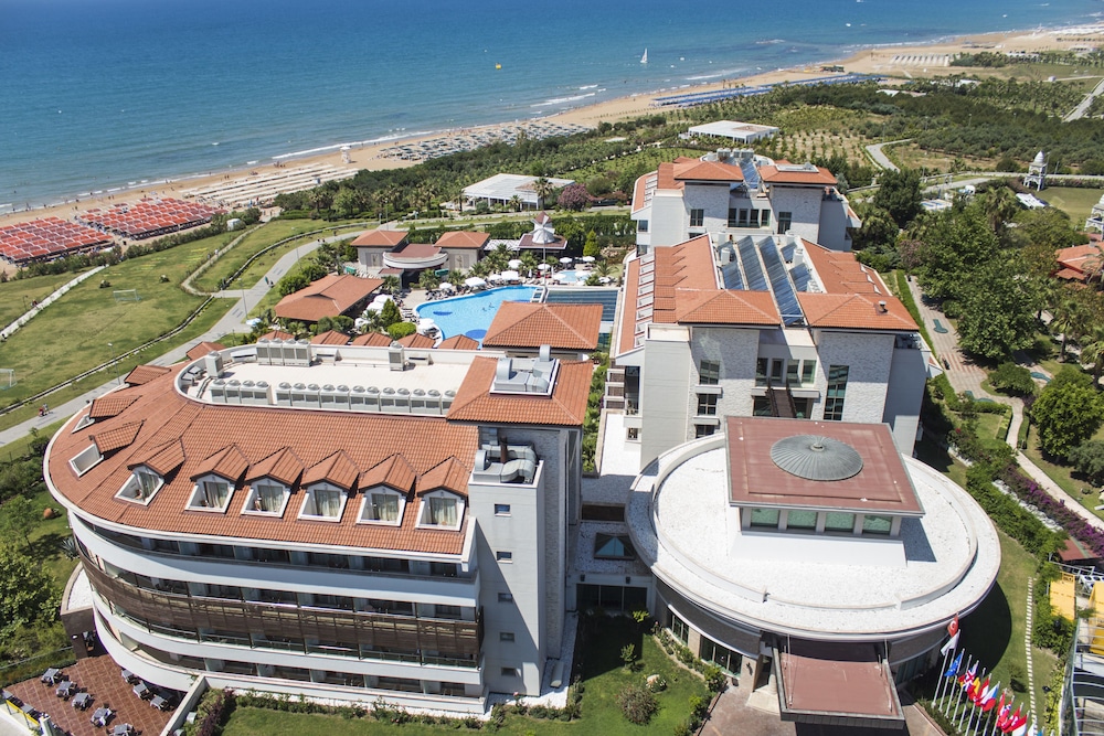 Alba Royal Hotel - Ultra All Inclusive - Adults Only 16+ — Hotel building in Side