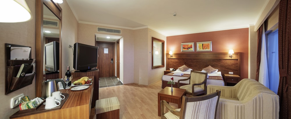 Alba Royal Hotel - Ultra All Inclusive - Adults Only 16+ — Hotel rooms in Side